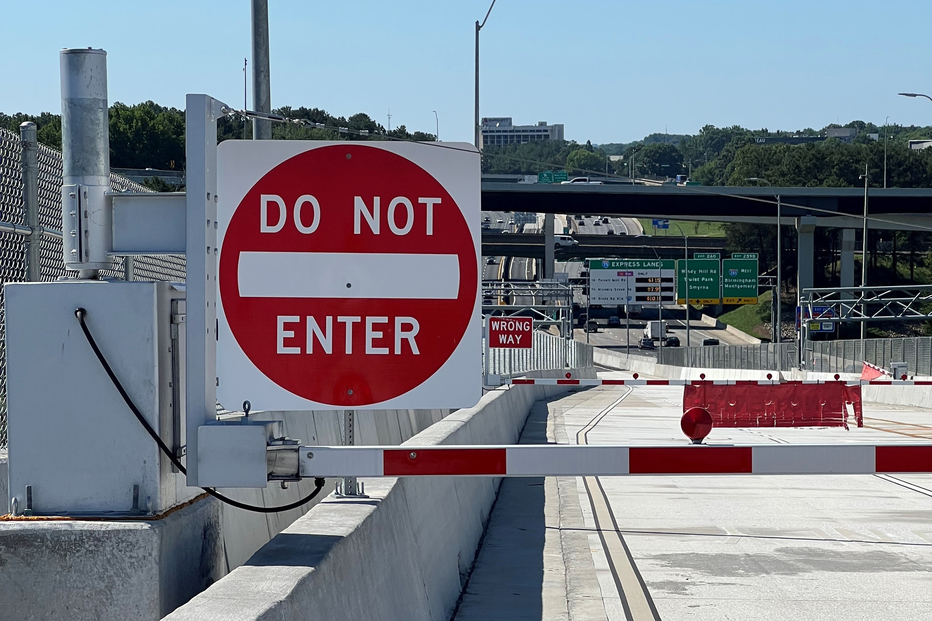 Entrance to reversible lane on an Interstate highway
