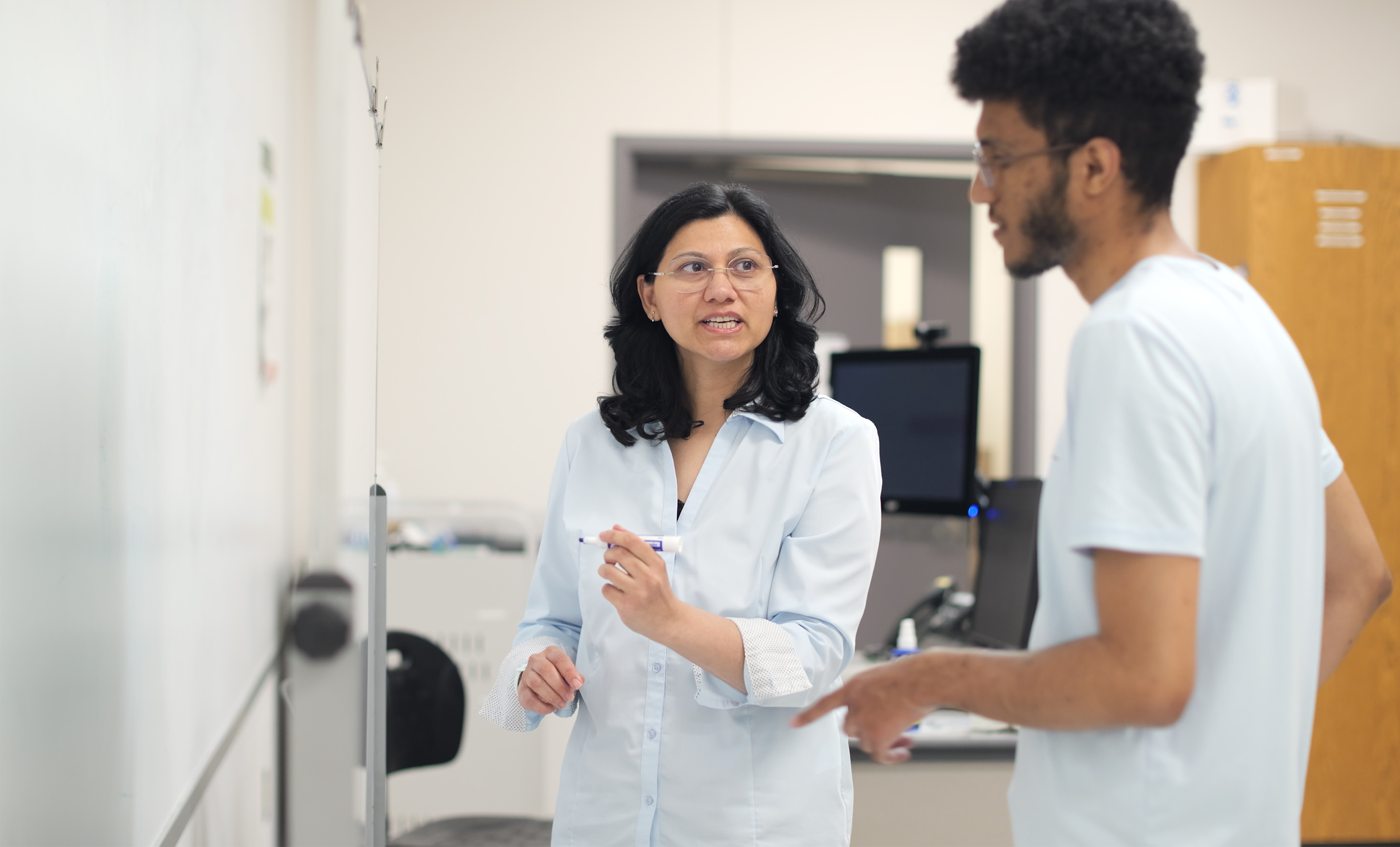 Neelam Khan discusses physics principles at Georgia Gwinnett College