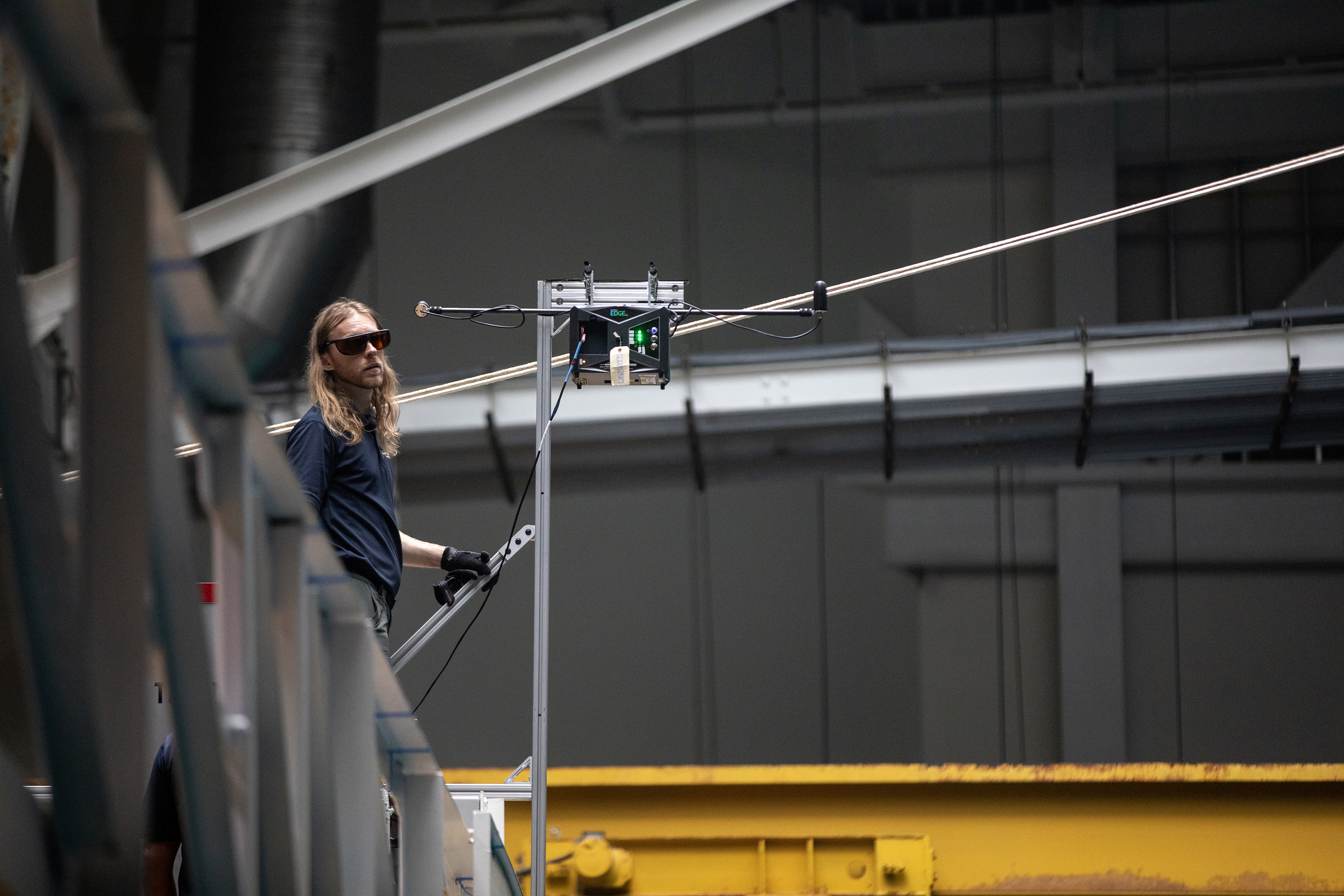 Operating lidar to scan the tank