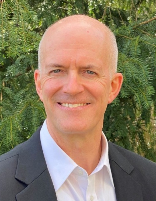 Headshot of Andrew Hansen