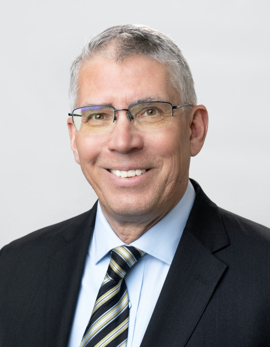 Headshot of Mike Gazarik