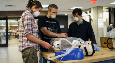 Researchers_evaluate_operation_of_a_simple_low-cost_ventilator_based_on_the_resuscitation_bags_carried_in_ambulances. 