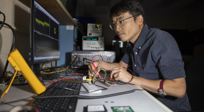 Researcher Paul Jo tests MAESTRO chip